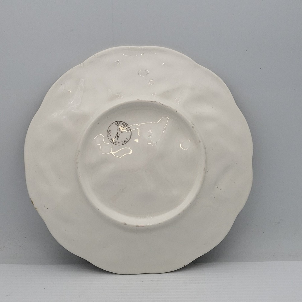Hand Painted Italian 8" Raised‎ Apples Leaves White Basketweave Ceramic Plate - Picture 2 of 3